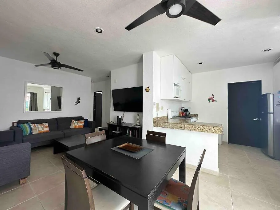 G302 - Perfectly Located Penthouse With Heated Pool! Apartment Playa del Carmen 0*,