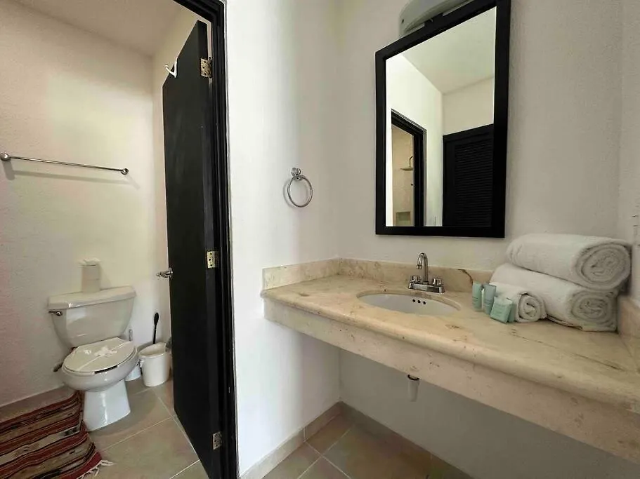 G302 - Perfectly Located Penthouse With Heated Pool! Apartment Playa del Carmen